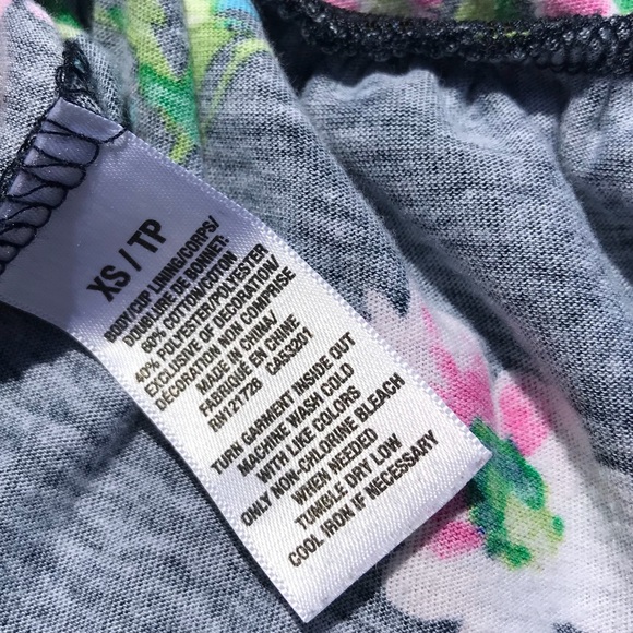 Aeropostale Navy Floral Peplum Top XS - Picture 5 of 5